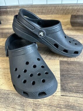 CROCS Black Classic Clog with Heel Strap
